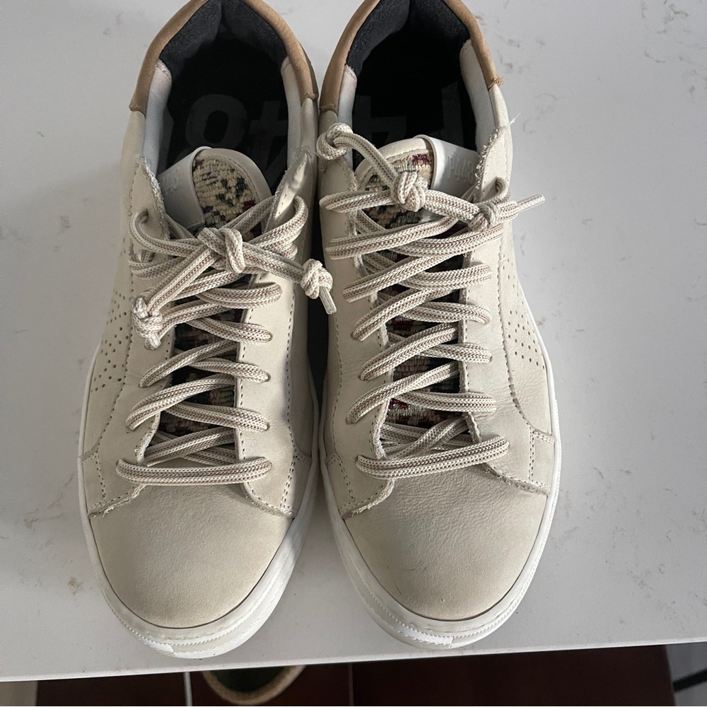 Sand Babel Leather Women’s P488 Sneakers like new!